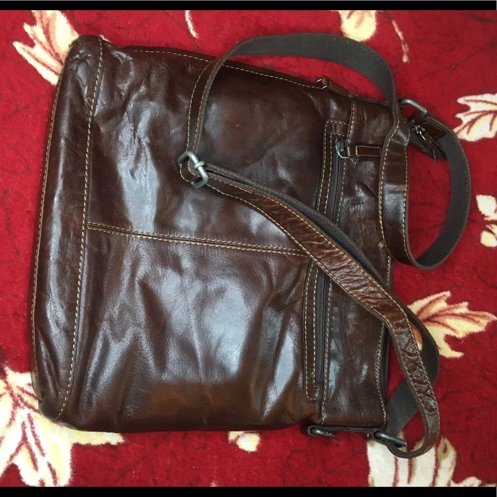Jack Georges Voyager Crossbody Messenger Leather Bag